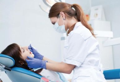 Прием стоматолога: как часто нужно посещать